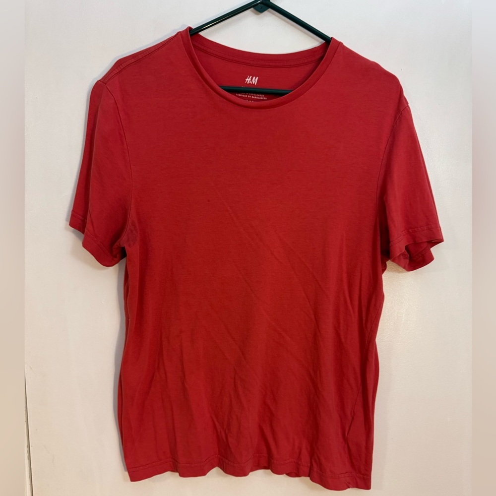 H&M size medium Men's Red T-Shirt